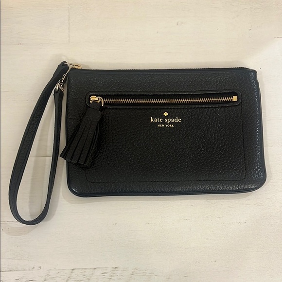 kate spade Handbags - Kate Spade Black Tinie Chester Street Pebble Leather Wristlet